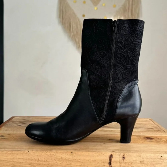 Abeo Honest Black Tooled Embossed Floral Leather Inner Zip Heeled Boot Size 8 N - Picture 6 of 15